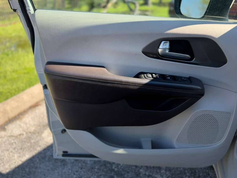 2017 Chrysler Pacifica LX