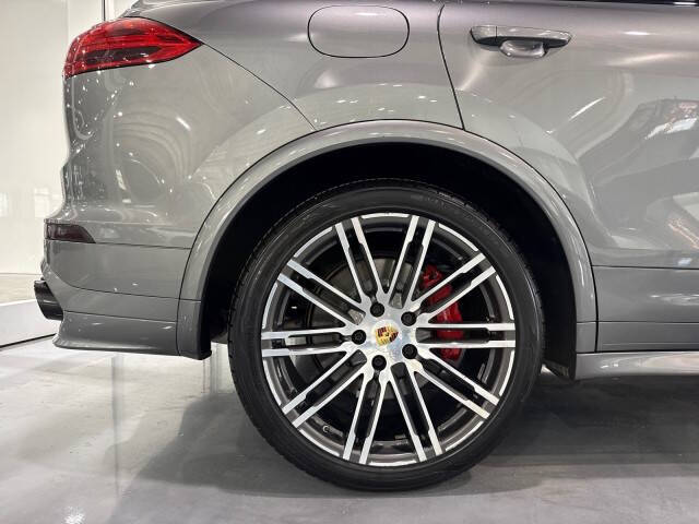 2017 Porsche Cayenne GTS