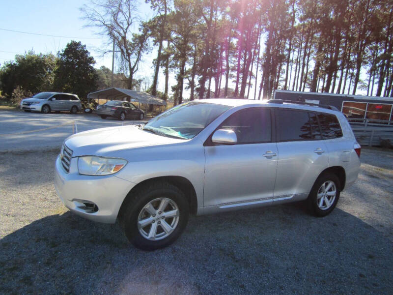 2010 Toyota Highlander LE's photo