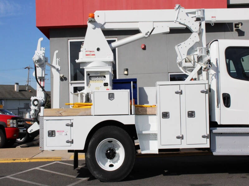 2019 Freightliner M2 106