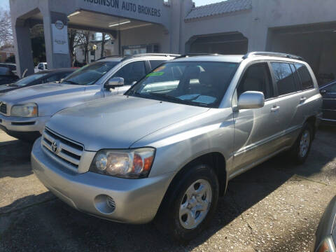 2006 Toyota Highlander for sale at ROBINSON AUTO BROKERS in Dallas NC