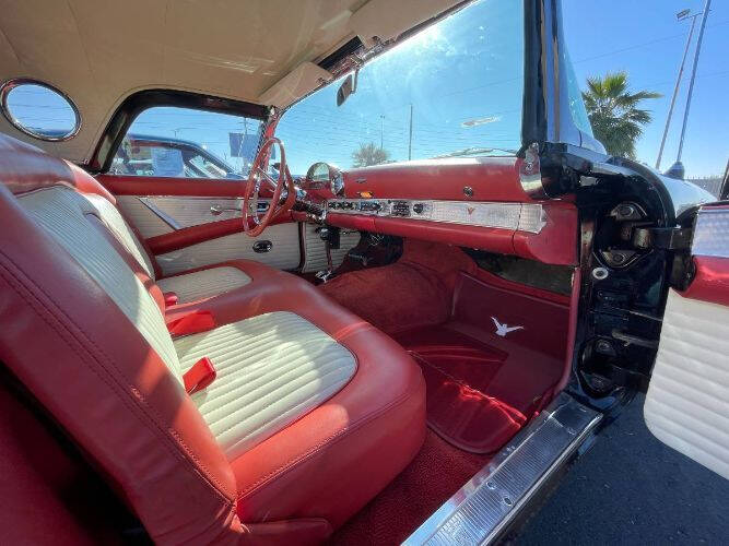 1956 Ford Thunderbird