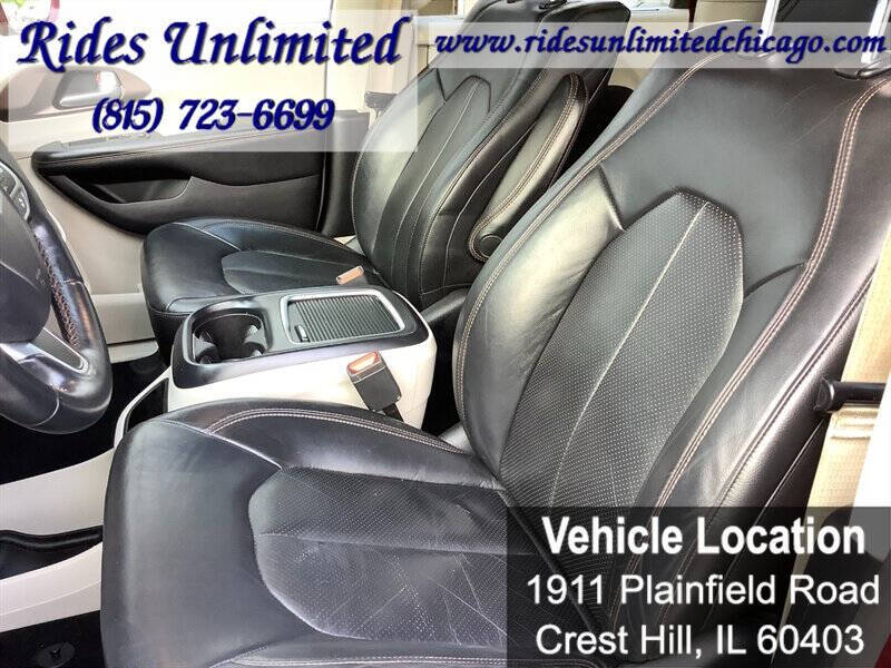 2017 Chrysler Pacifica Touring-L Plus