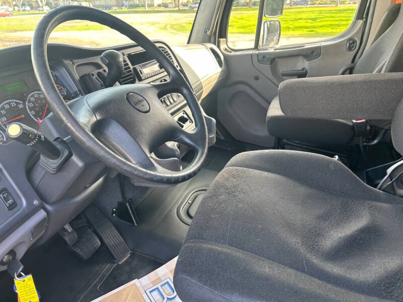 2022 Freightliner M2 106