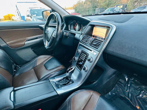 2017 Volvo XC60 T5 Dynamic