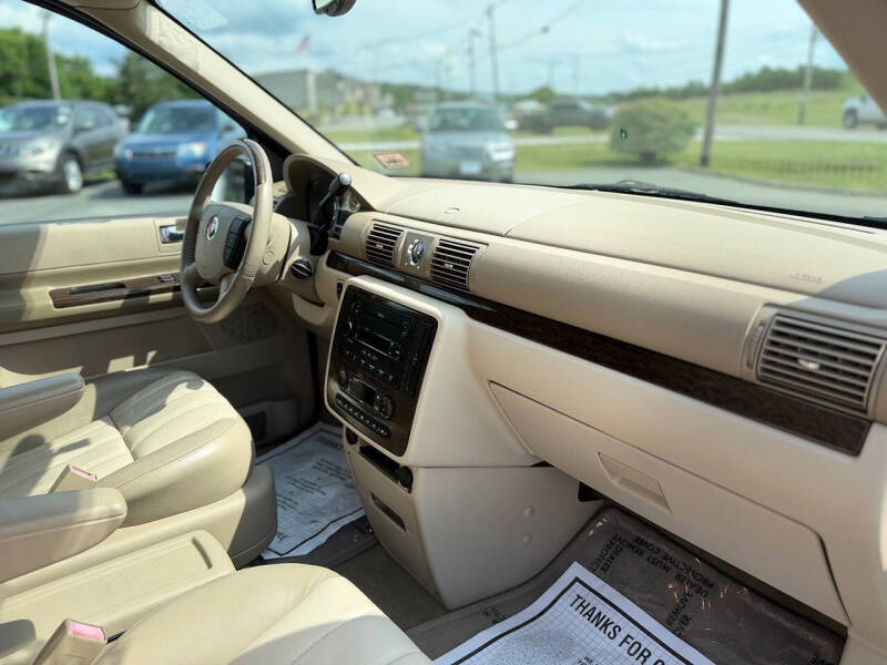 2005 Mercury Monterey Luxury