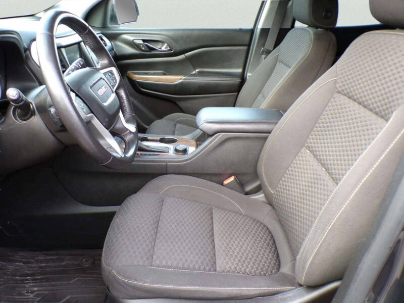 2017 GMC Acadia SLE-2