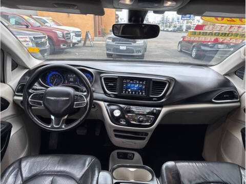 2020 Chrysler Pacifica Touring L