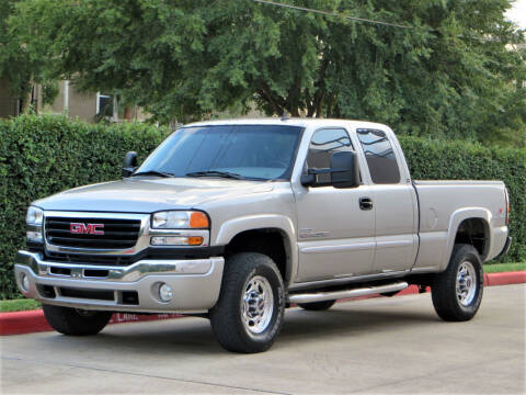 2006 GMC Sierra 2500HD for sale at RBP Automotive Inc. in Houston TX