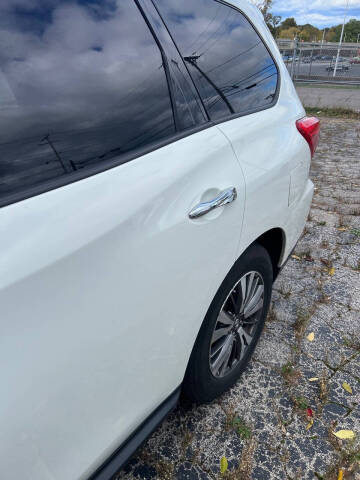 2017 Nissan Pathfinder SL