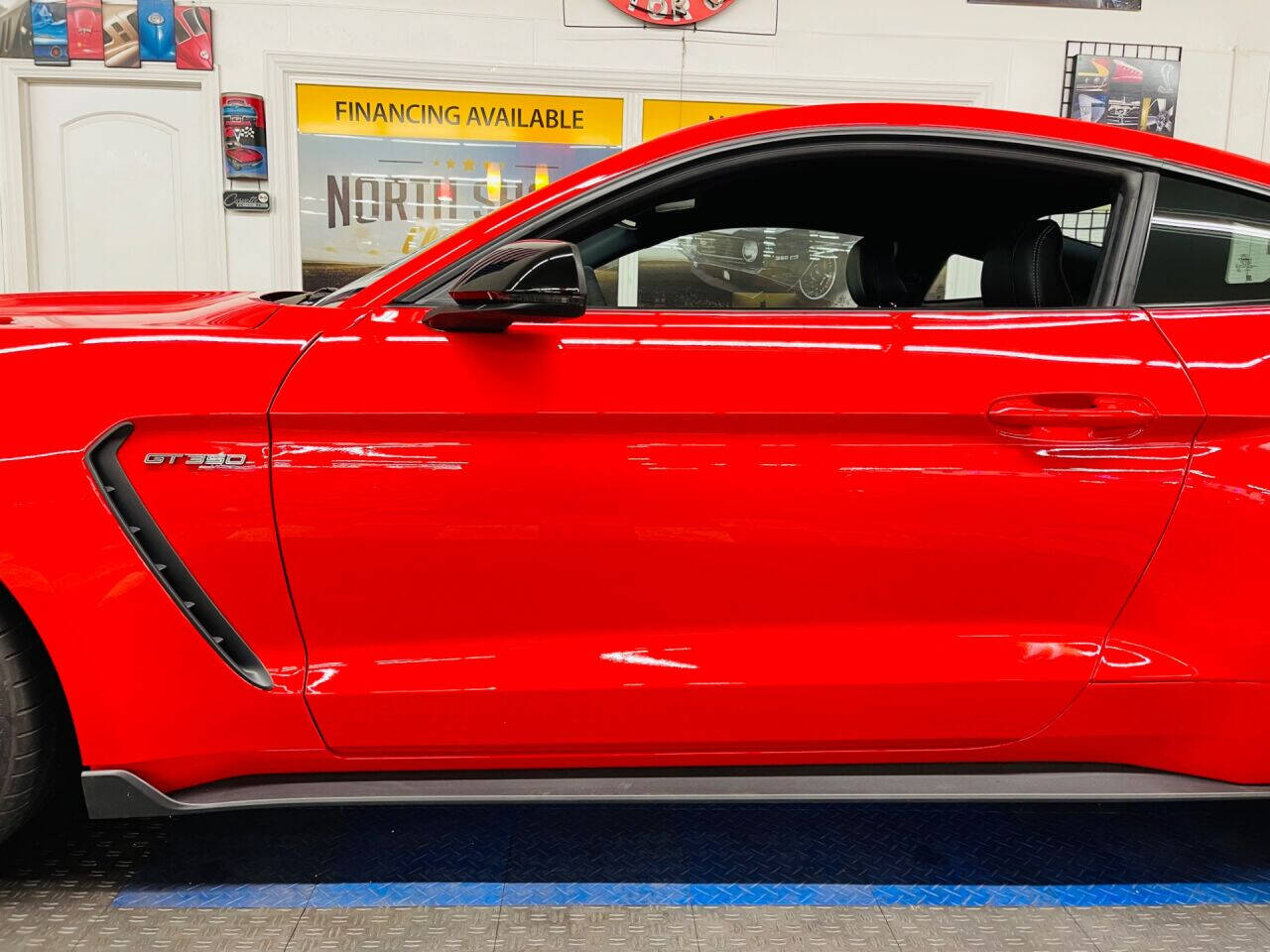 2016 Ford Mustang 24
