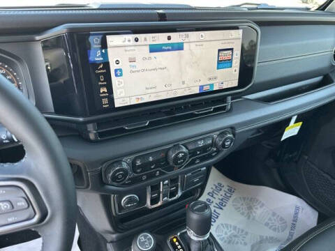 2025 Jeep Gladiator Sport S