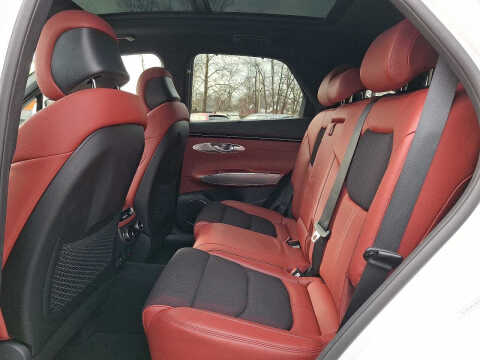 2023 Genesis GV70 2.5T Standard