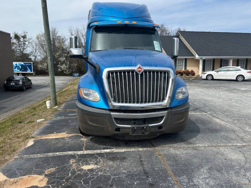 2019 International LT625