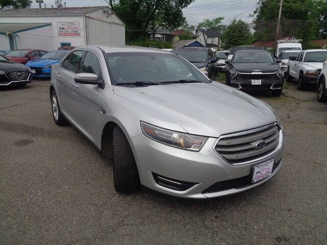 2015 Ford Taurus SEL