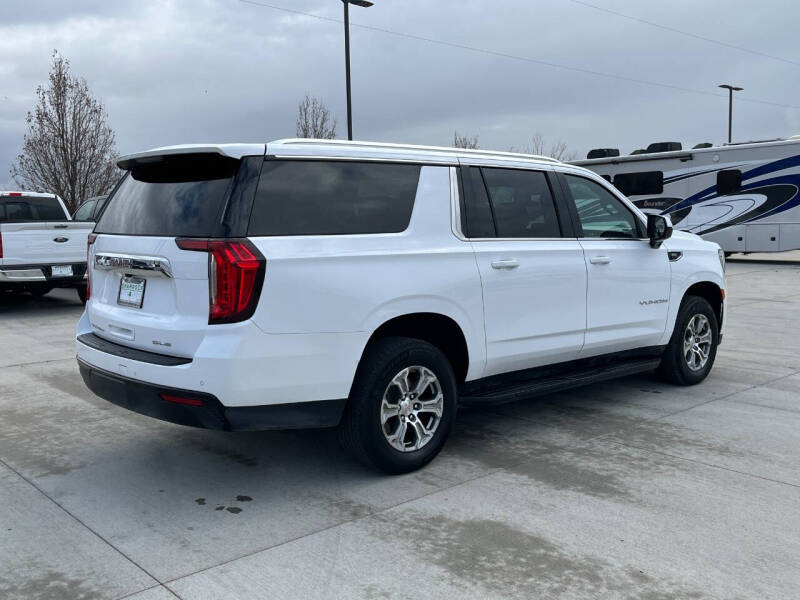 2023 GMC Yukon XL SLE photo 3