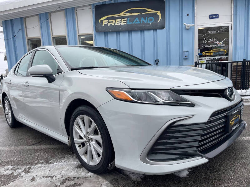 2022 Toyota Camry LE's photo