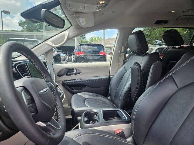 2024 Chrysler Pacifica Touring L
