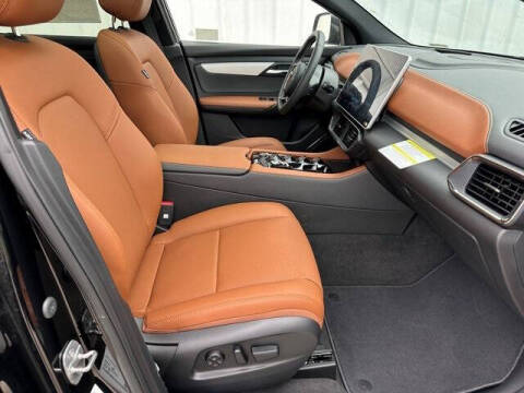 2025 VinFast VF8 Plus