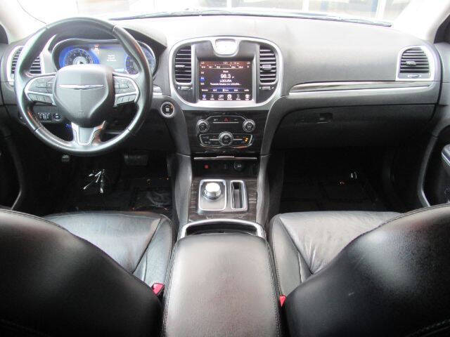 2015 Chrysler 300 Limited