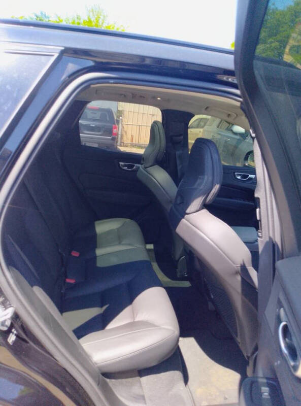 2025 Volvo XC60 B5 Plus Dark Theme