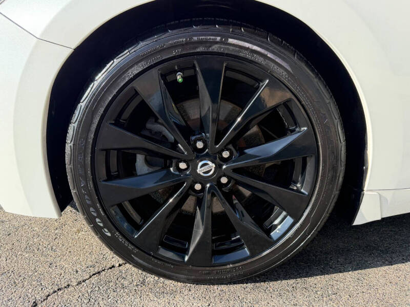 2017 Nissan Maxima 3.5 SR