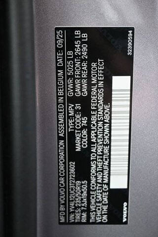 2026 Volvo XC40 B5 Plus