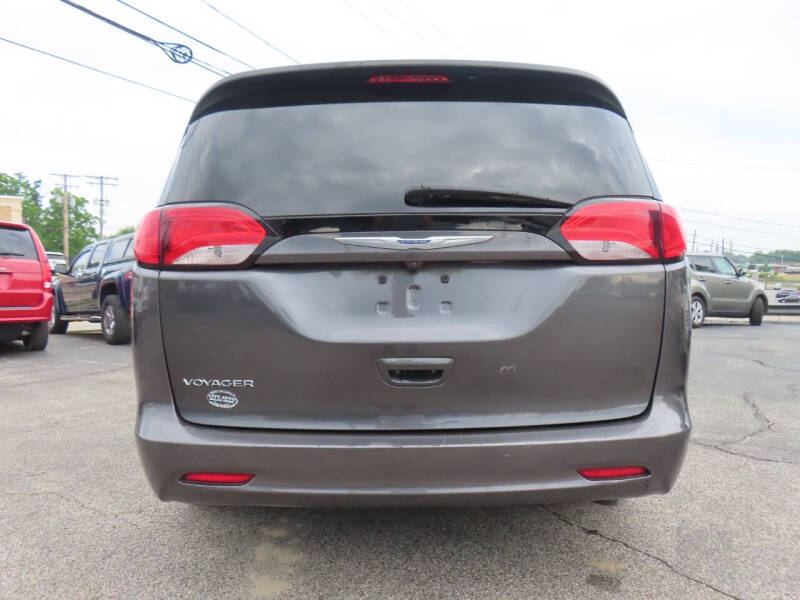 2020 Chrysler Voyager LXi