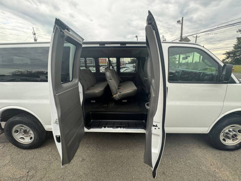 2017 GMC Savana LT 3500