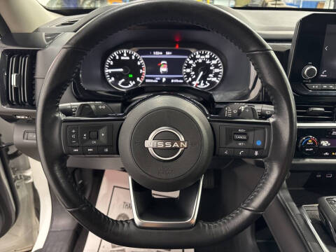 2023 Nissan Pathfinder SV