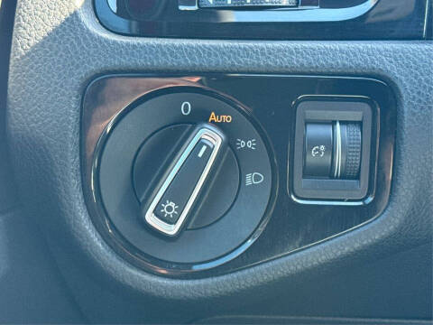 2016 Volkswagen Golf R 4Motion