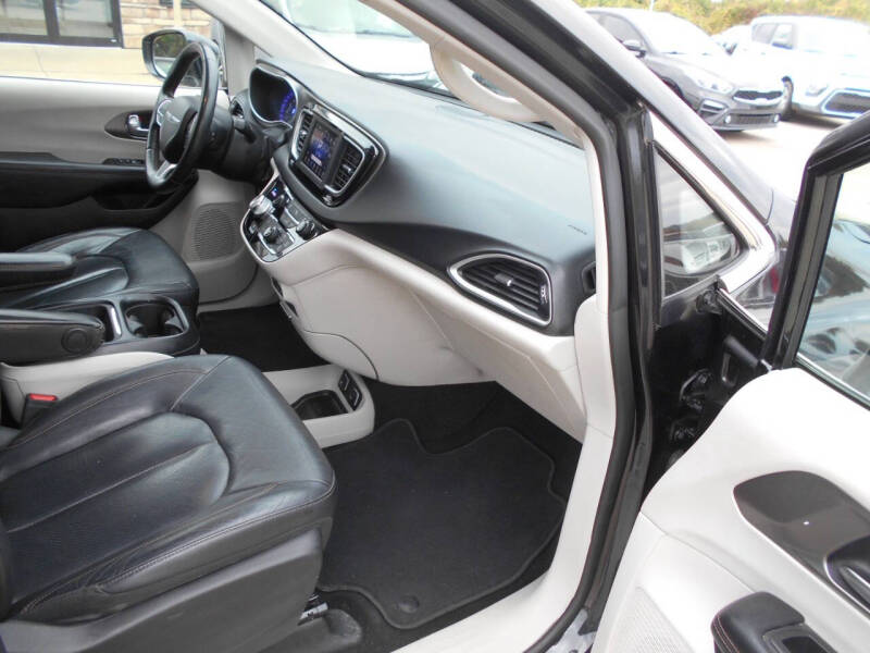 2020 Chrysler Pacifica Touring L