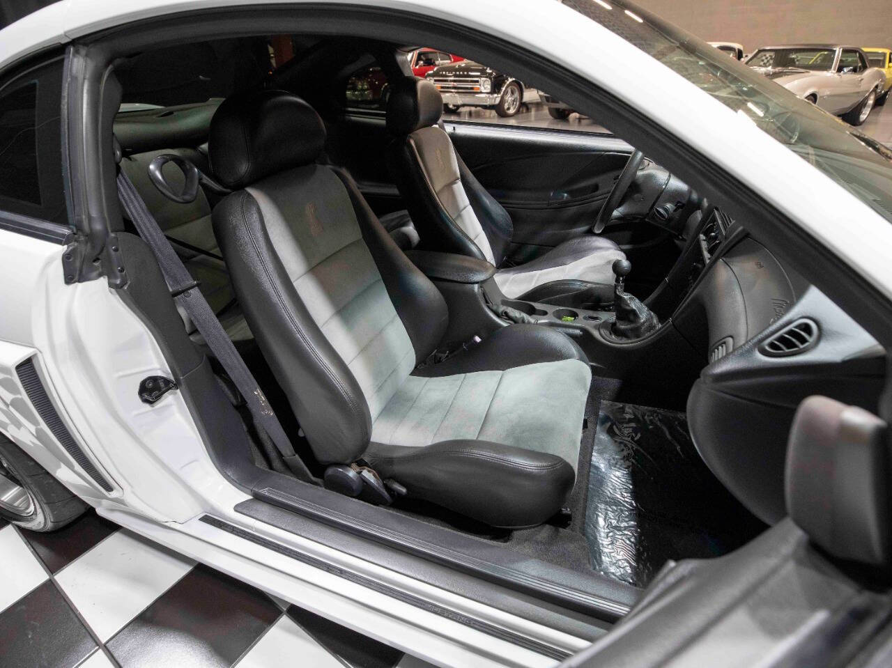 2003 Ford Mustang SVT Cobra 33