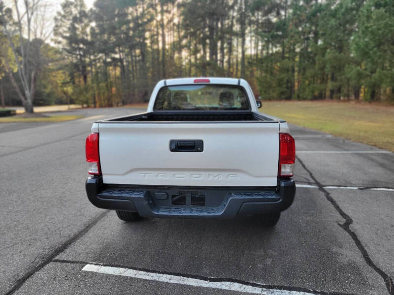 2017 Toyota Tacoma SR