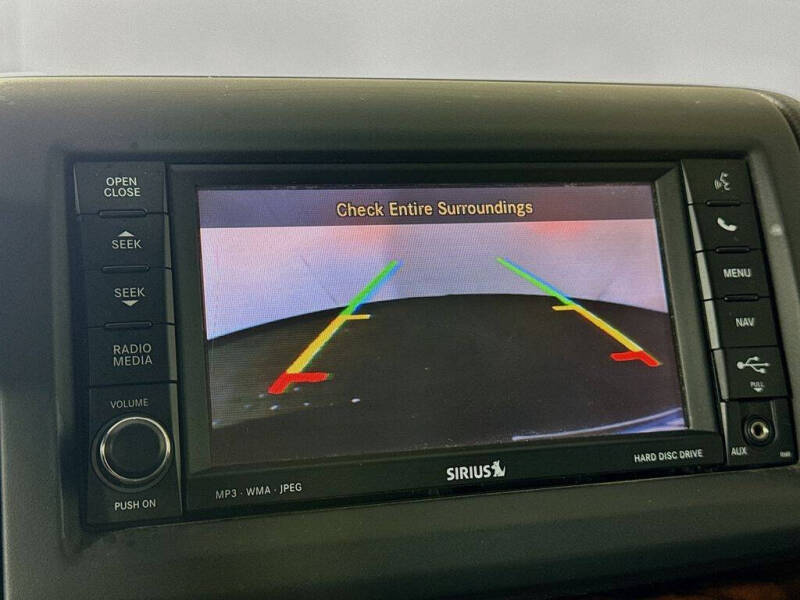 2011 Volkswagen Routan SEL Premium