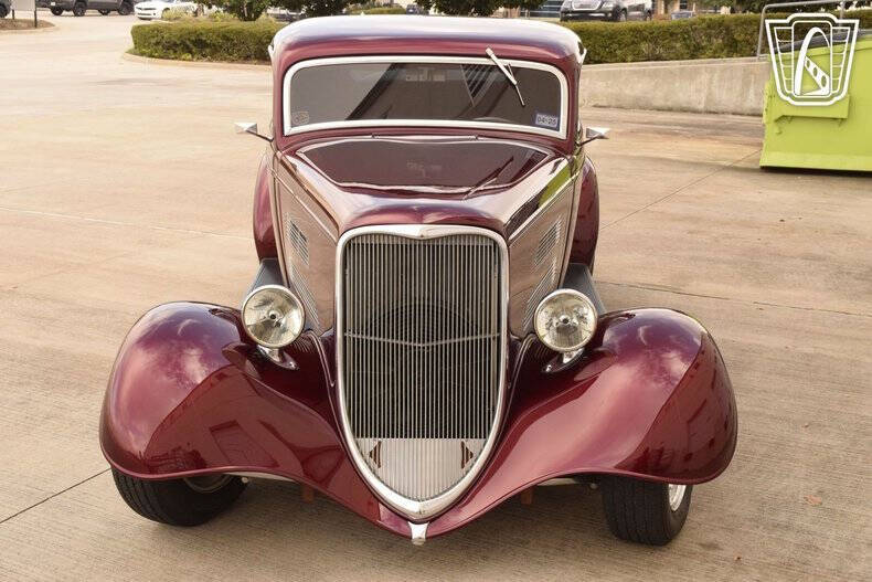 1933 Ford Model 18