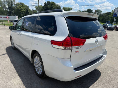 2014 Toyota Sienna Limited 7-Passenger
