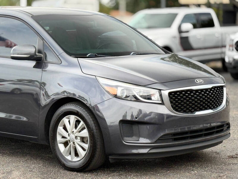 2017 Kia Sedona LX
