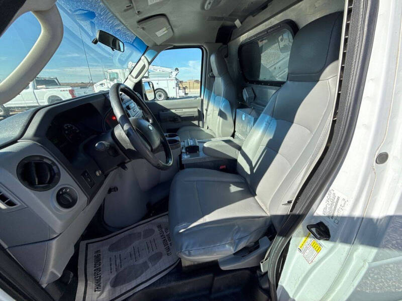 2011 Ford E-Series E-350 SD