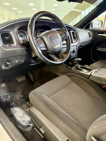 2017 Dodge Charger SE