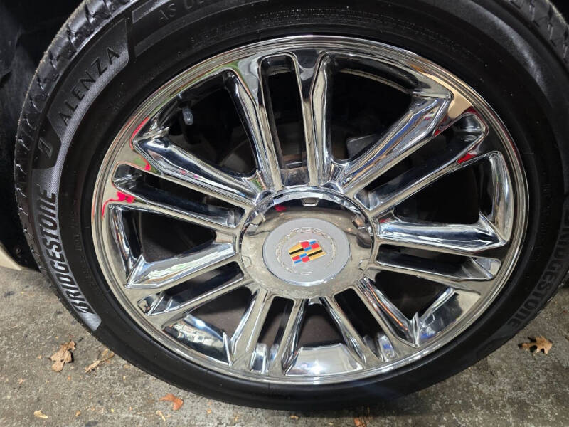 2013 Cadillac Escalade Platinum Edition