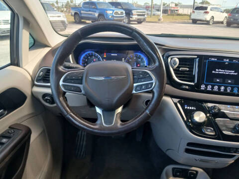 2020 Chrysler Pacifica Touring