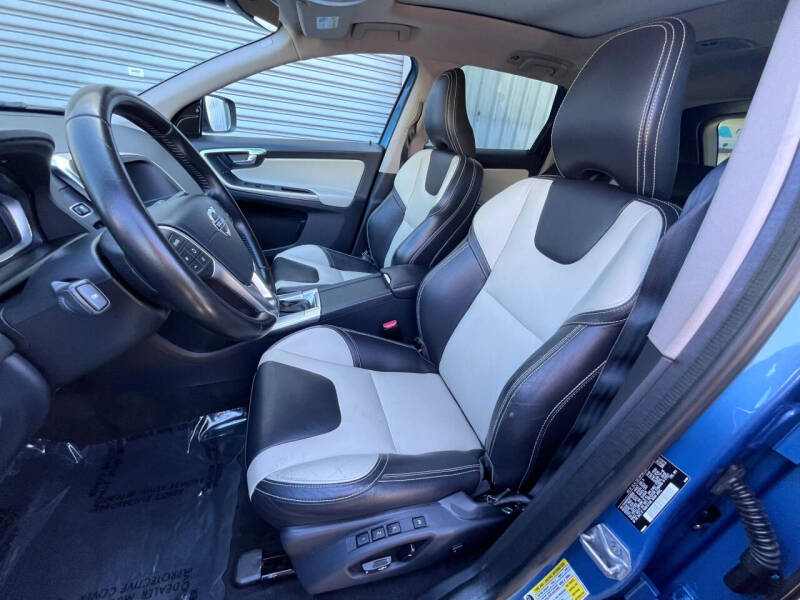 2017 Volvo XC60 T5 Dynamic