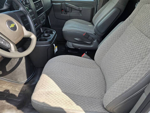 2025 Chevrolet Express 2500