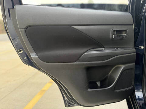 2018 Mitsubishi Outlander ES