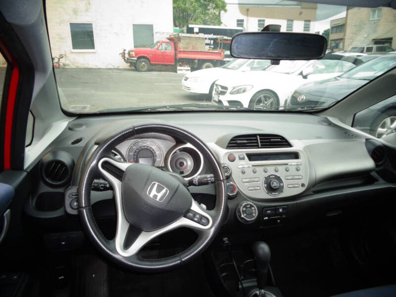 2010 Honda Fit Sport photo 8