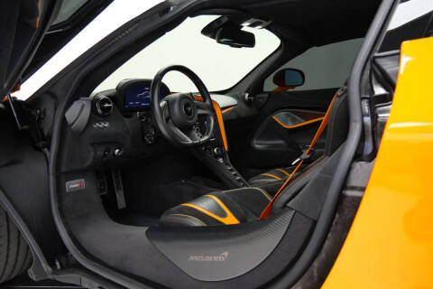2022 McLaren 720S Performance