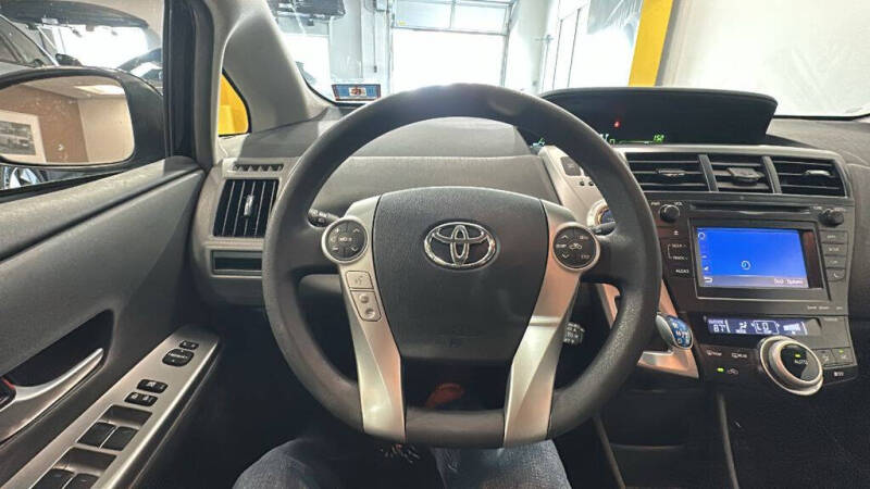 2012 Toyota Prius v Five