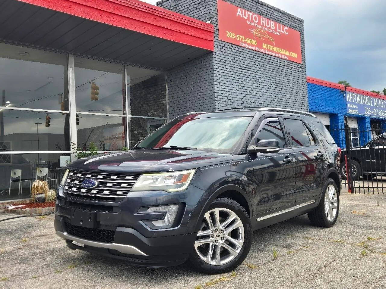 Dk. Gray 2017 Ford Explorer XLT XLT 4dr SUV 1