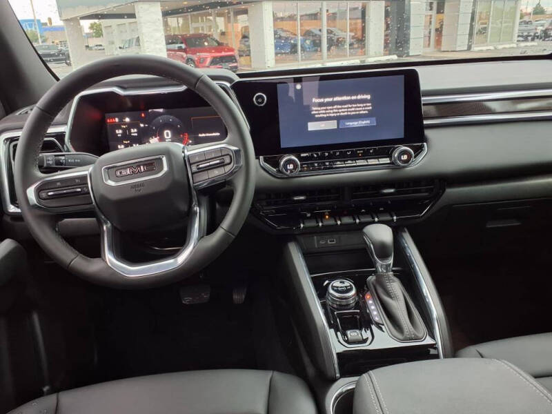 2025 GMC Canyon Elevation